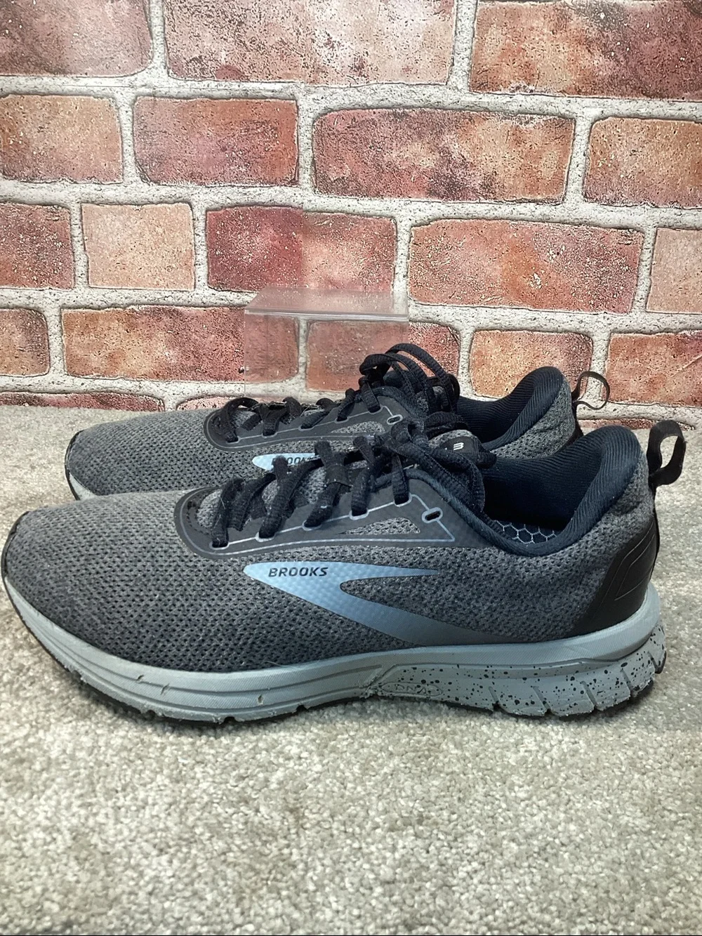 Brooks Anthem 3 Men’s running shoes sneakers size 8